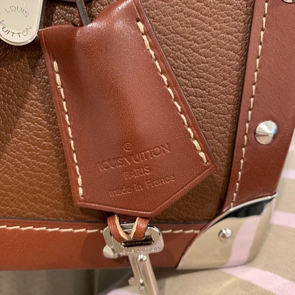 Limited Edition Louis Vuitton Suhali - Picture 11 of 11